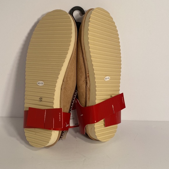 Strictly Comfort Slippers, Men’s Medium (9-10), NWT - Picture 2 of 3